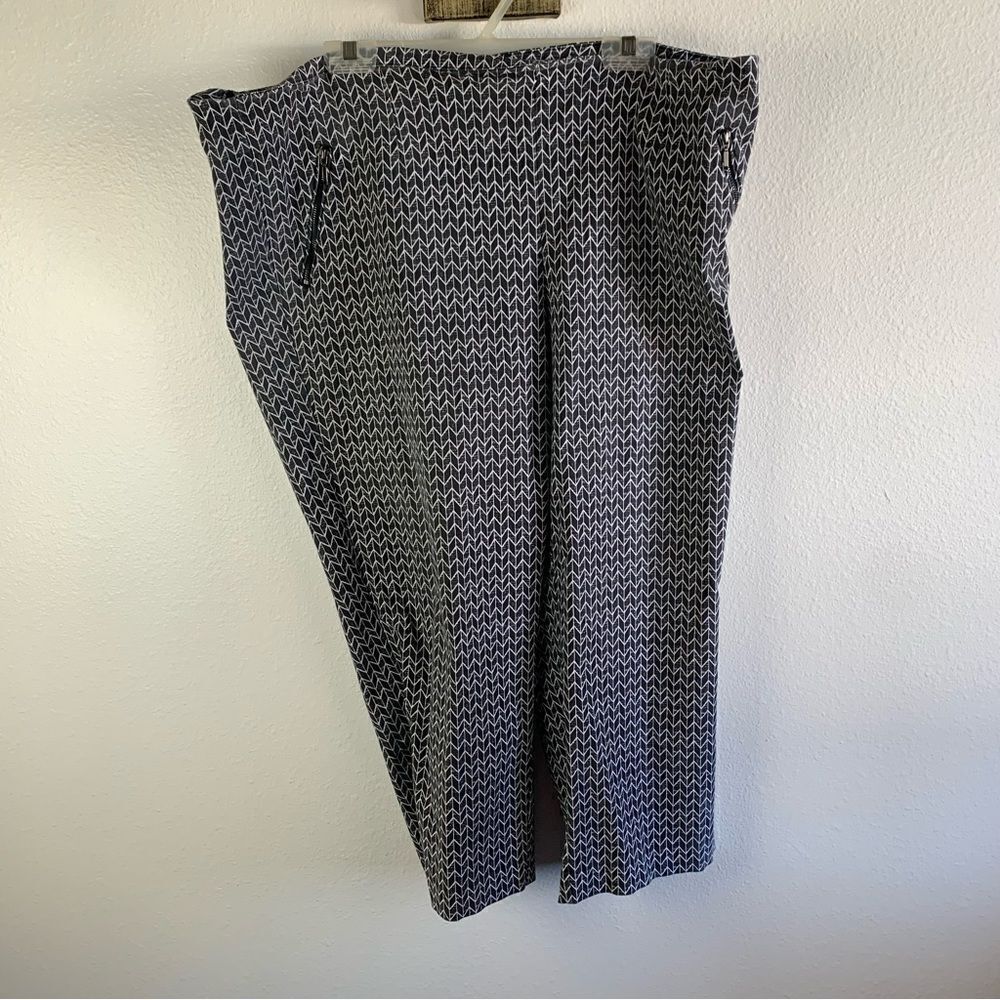 Michel Studio Black White Alexa Capri Pants‎